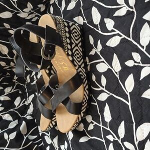 New Blowfish Wedge Sandals - Size 8.5 Women's